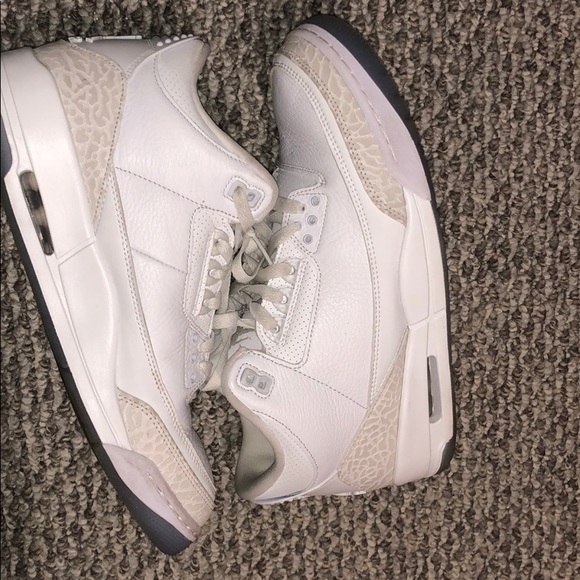Jordan Pure money three’s